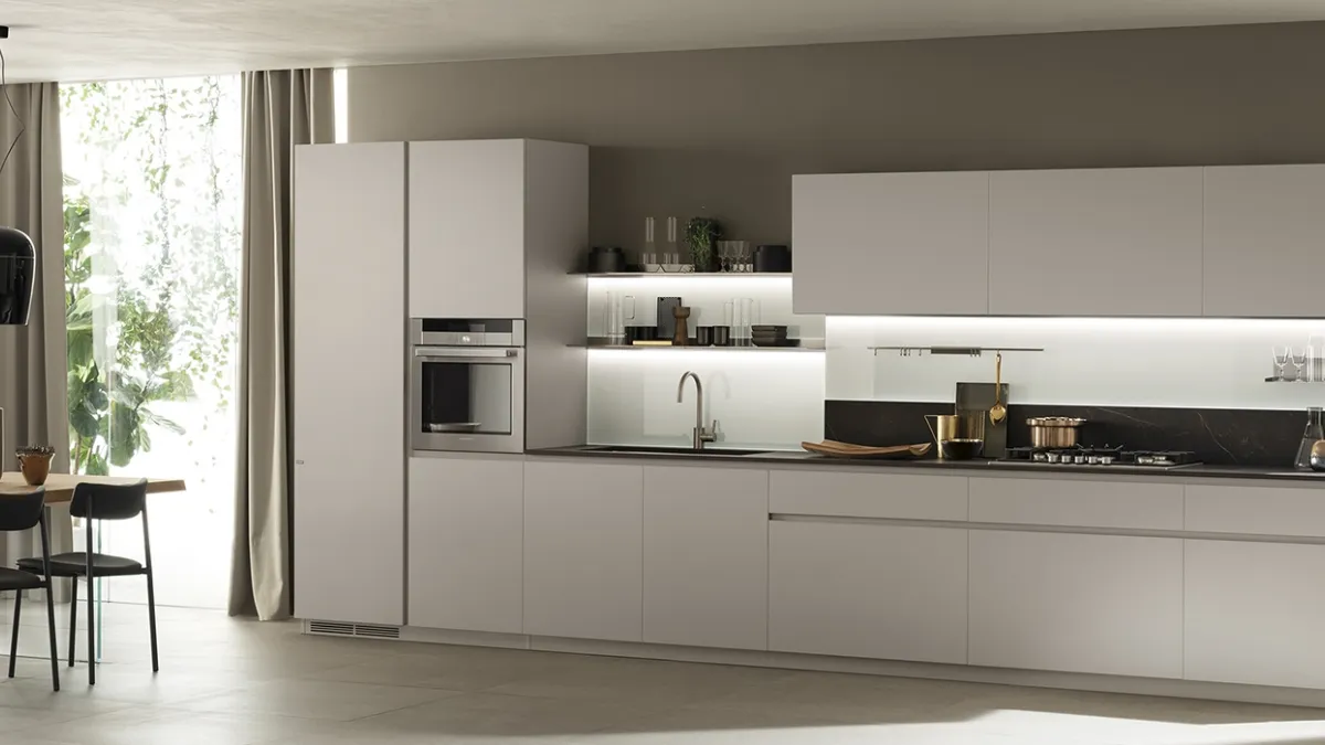 Cucina Moderna DeLinea in laccato Grigio Chiaro di Scavolini